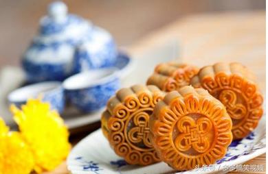 八月十五月为啥叫中秋节？为啥吃月饼？