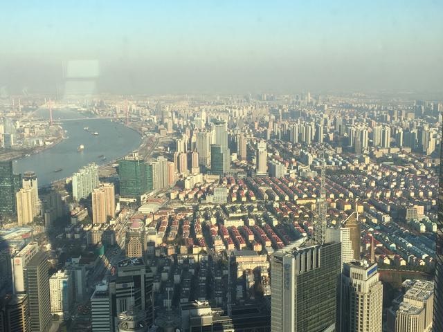 88层大厦俯瞰拍摄下的大上海城市景观